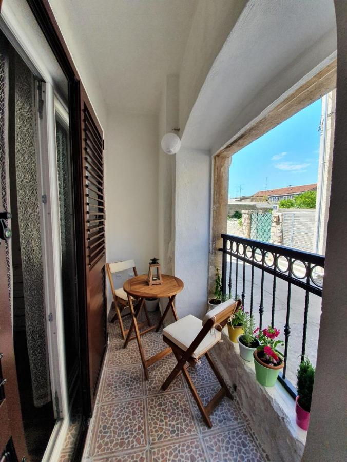 Apartments Kut Vis Oda fotoğraf