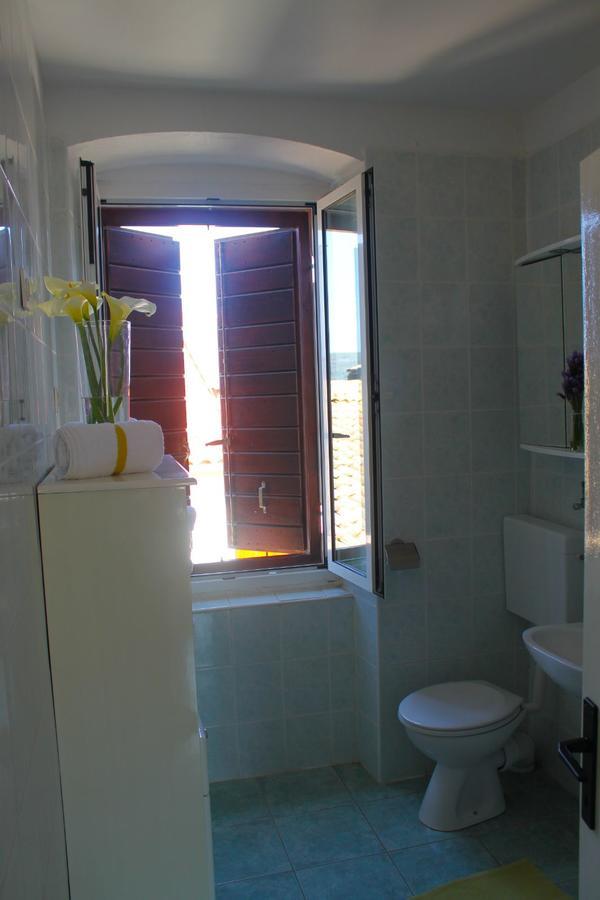 Apartments Kut Vis Dış mekan fotoğraf